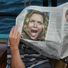 Der Zeitungsleser oder Michelle Pfeiffer einmal anders