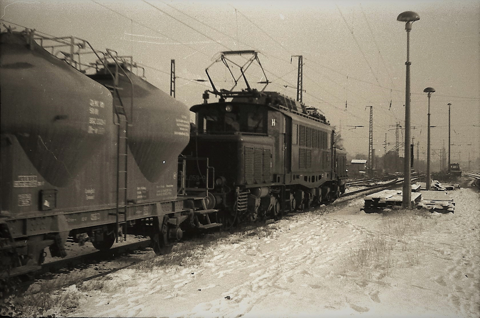 Der Zementzug nach Dresden .