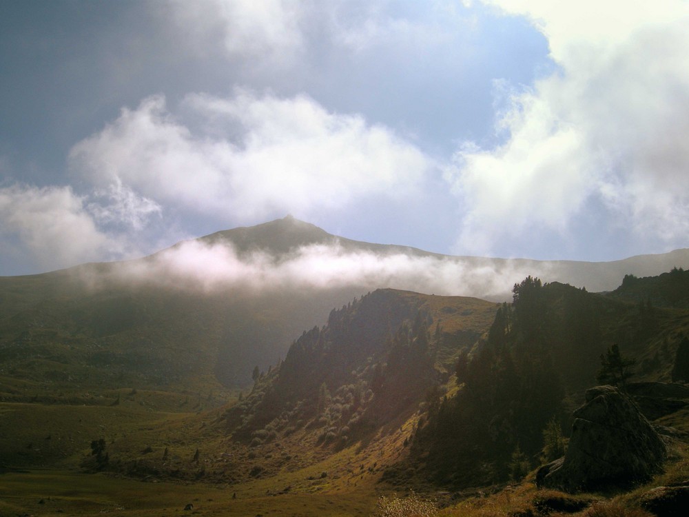 Der Zirbitzkogel in Wolken