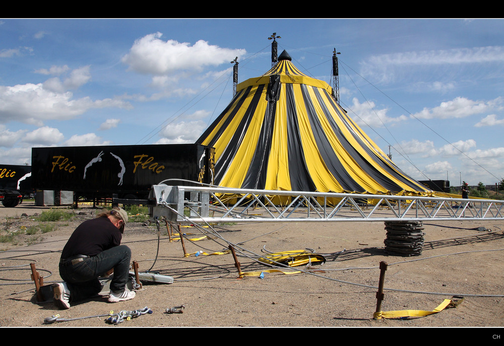 "Der Zirkus kommt!"