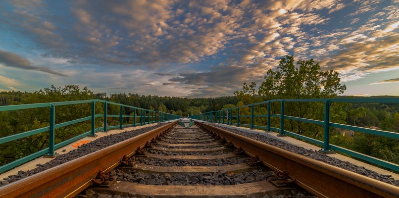 ***       der zug blieb aus und .........      ***