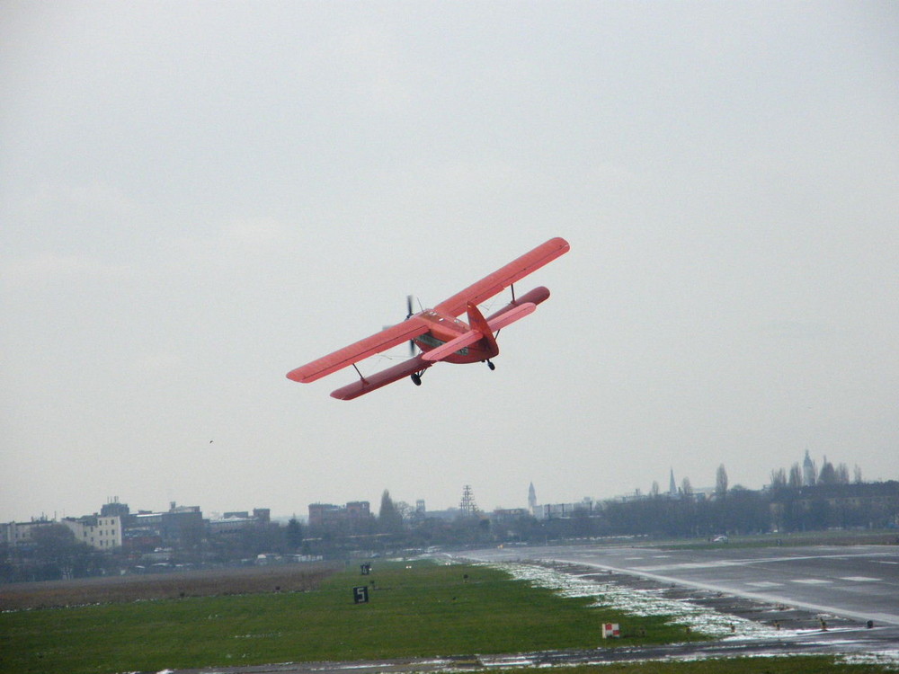 Der Zweite von Dreien die in Tempelhof starteten.