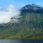 Der Zwillingsvulkan Sangeang der kleinen Sundainseln/Indonesien