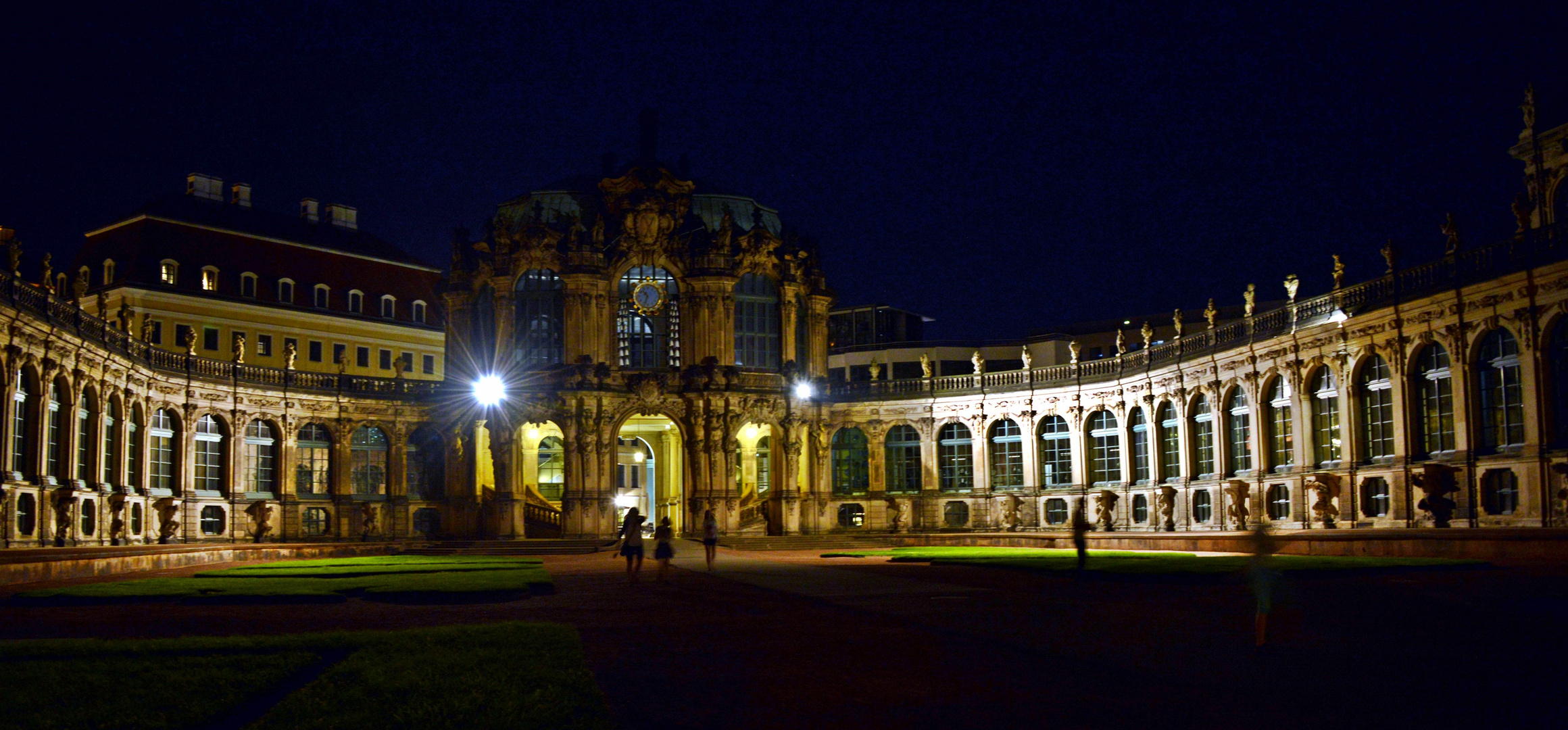 der Zwinger am Abend I