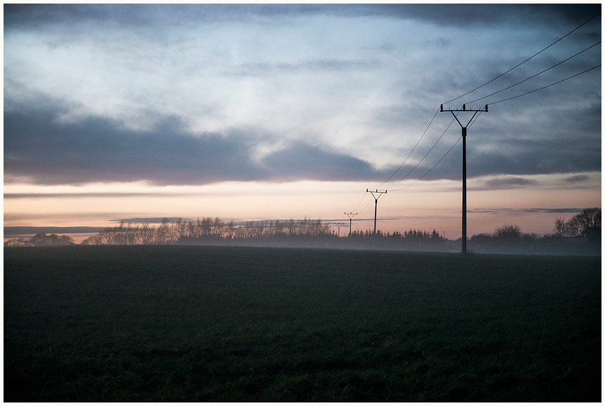 [der.abend.fließt.ins.land]