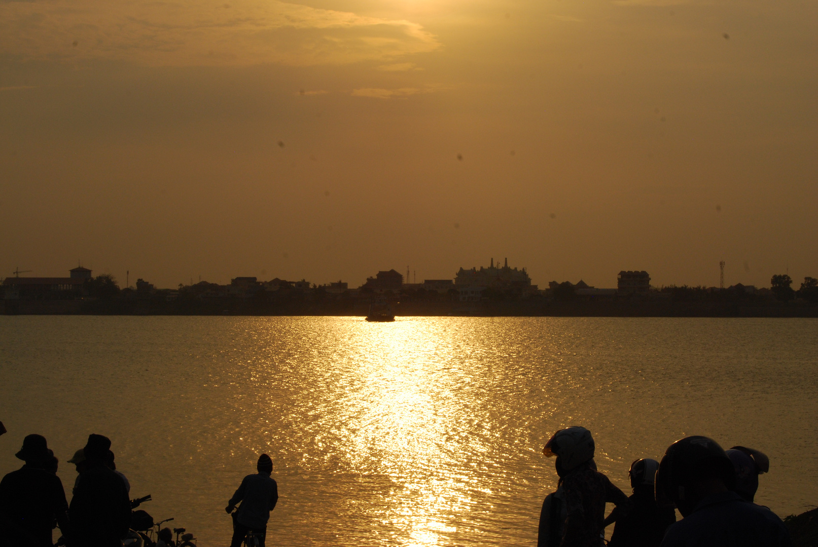 dernier regard sur phnom penh