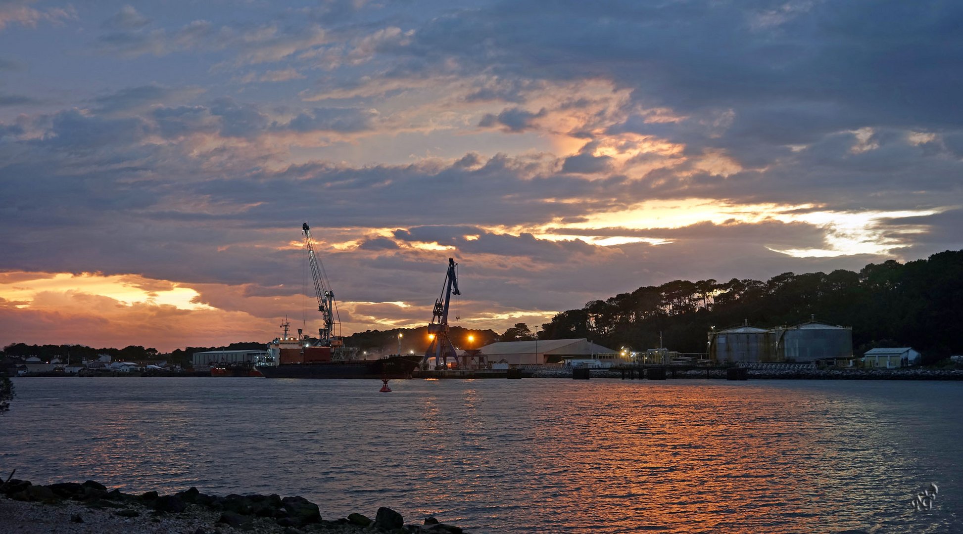 Dernières lueurs sur le port ...