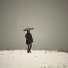 derrière le parapluie, la mer