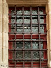 Derrière les barreaux 