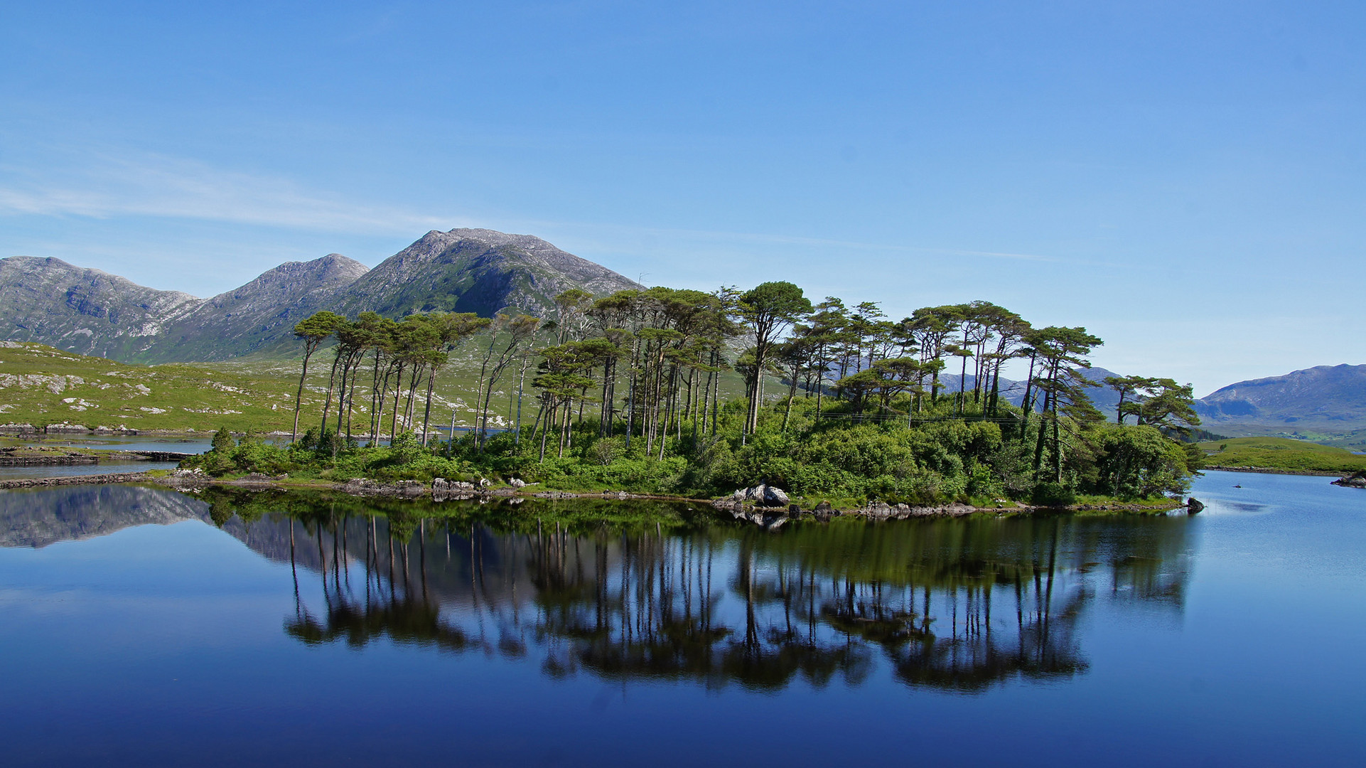 Derryclare lough im Spiegel