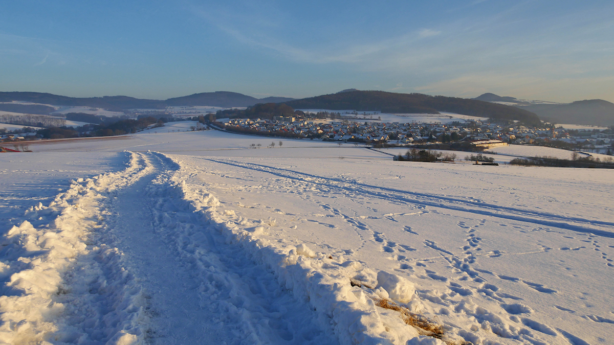 derWeg ins Dorf...