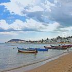 Des barques sur la plage de La Marsa