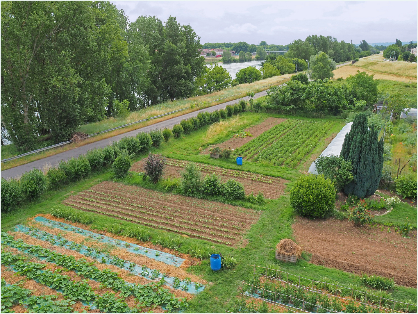 Des jardins le long de la Garonne à Agen