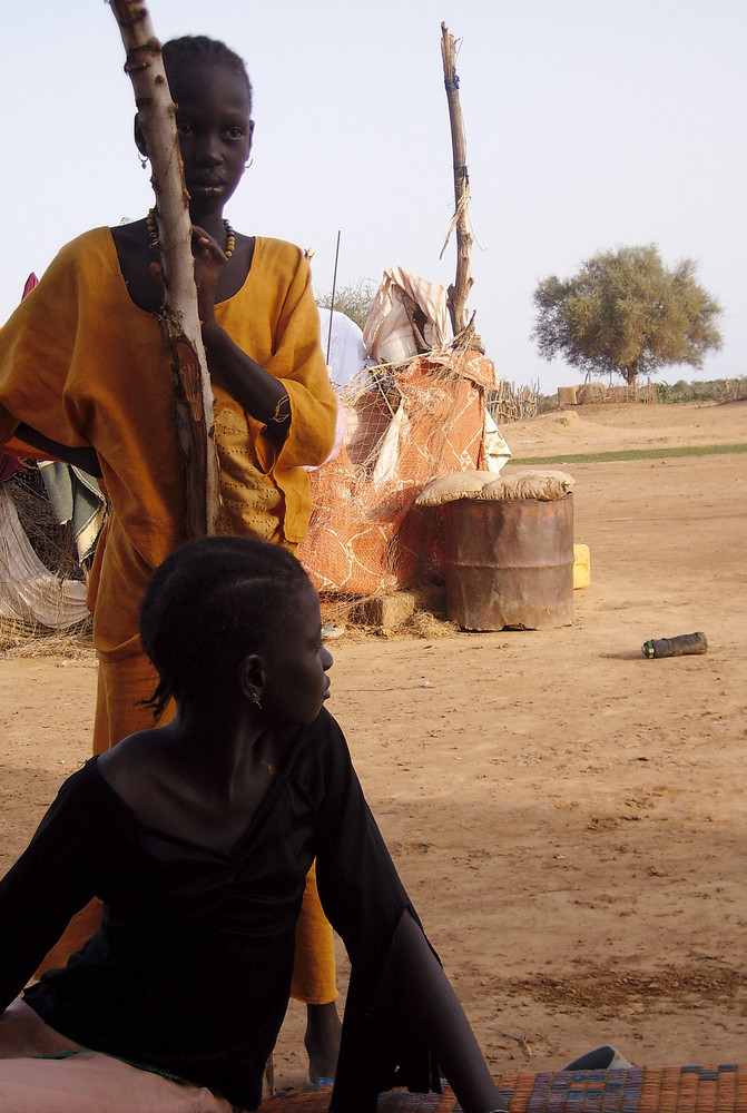 Des jeunes filles à Ngorel près du fleuve Sénégal