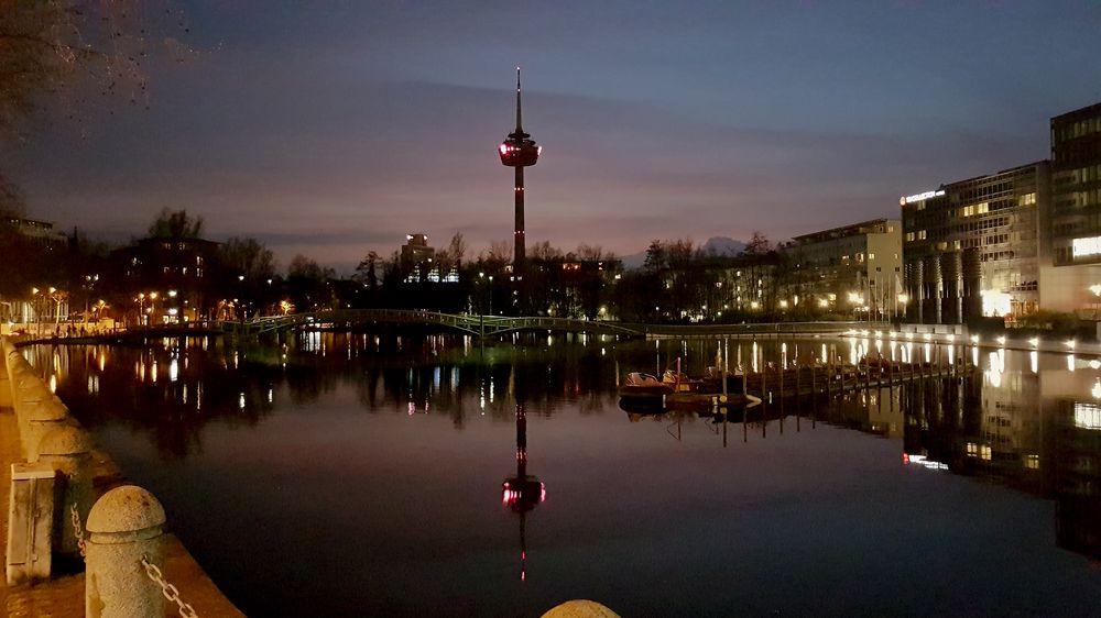 Des nachts am Mediapark Köln