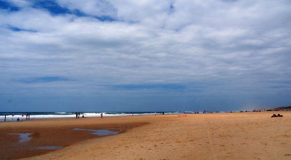 Des nuages arrivent sur la plage de Mimizan Lespecier