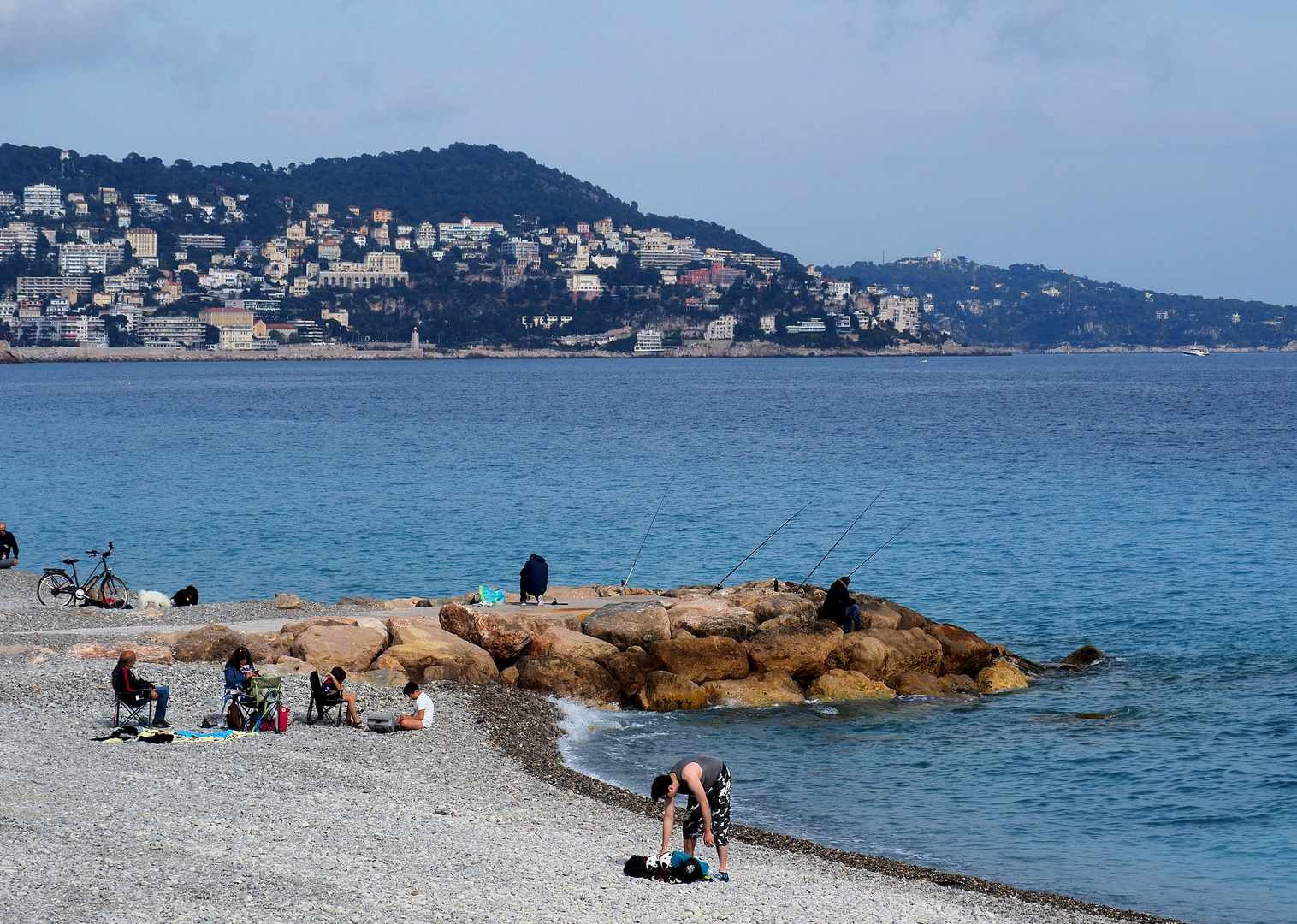 Des pêcheurs  -  Plage de Nice