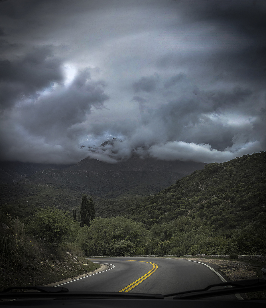 Desde el auto, cruce de las altas cumbres V