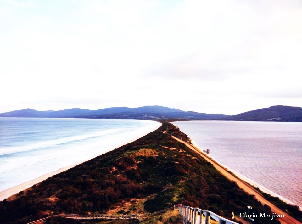 Desde la escalera al cielo, observando la Isla de Bruny.