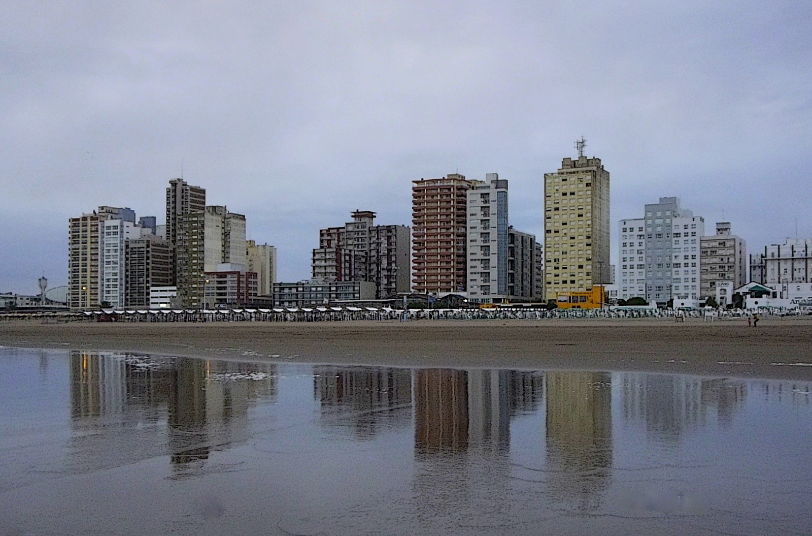 DESDE LA ORILLA