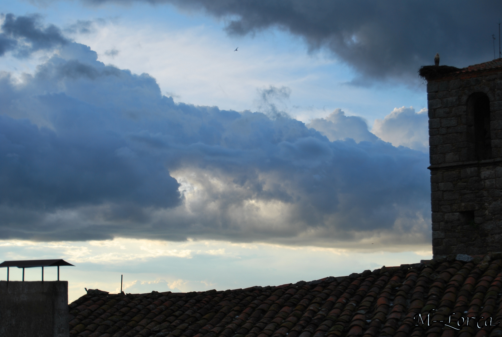 desde mi balcon esperando la tormenta de granizo( sin retoques )