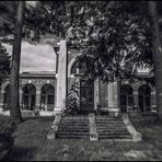 DESERTED HOUSE