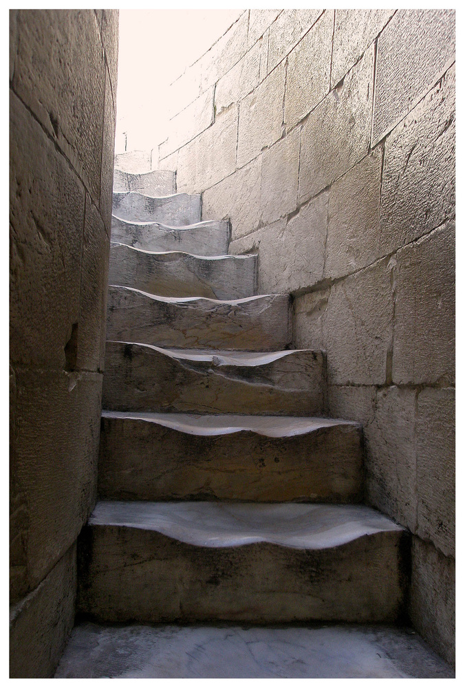 Desgaste en la escalera de la Torre de Pisa