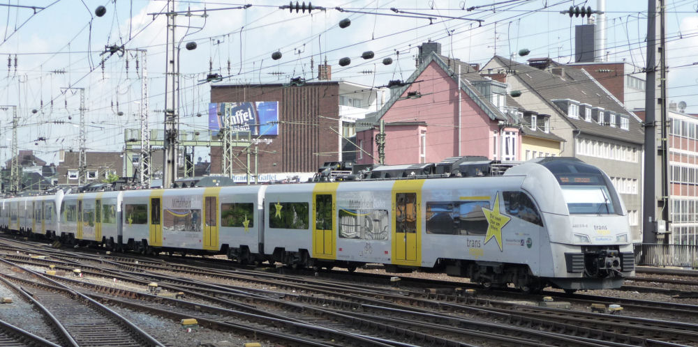 Desiro der Mittelrheinbahn bei der Ausfahrt von Köln Hbf in Richtung Koblenz