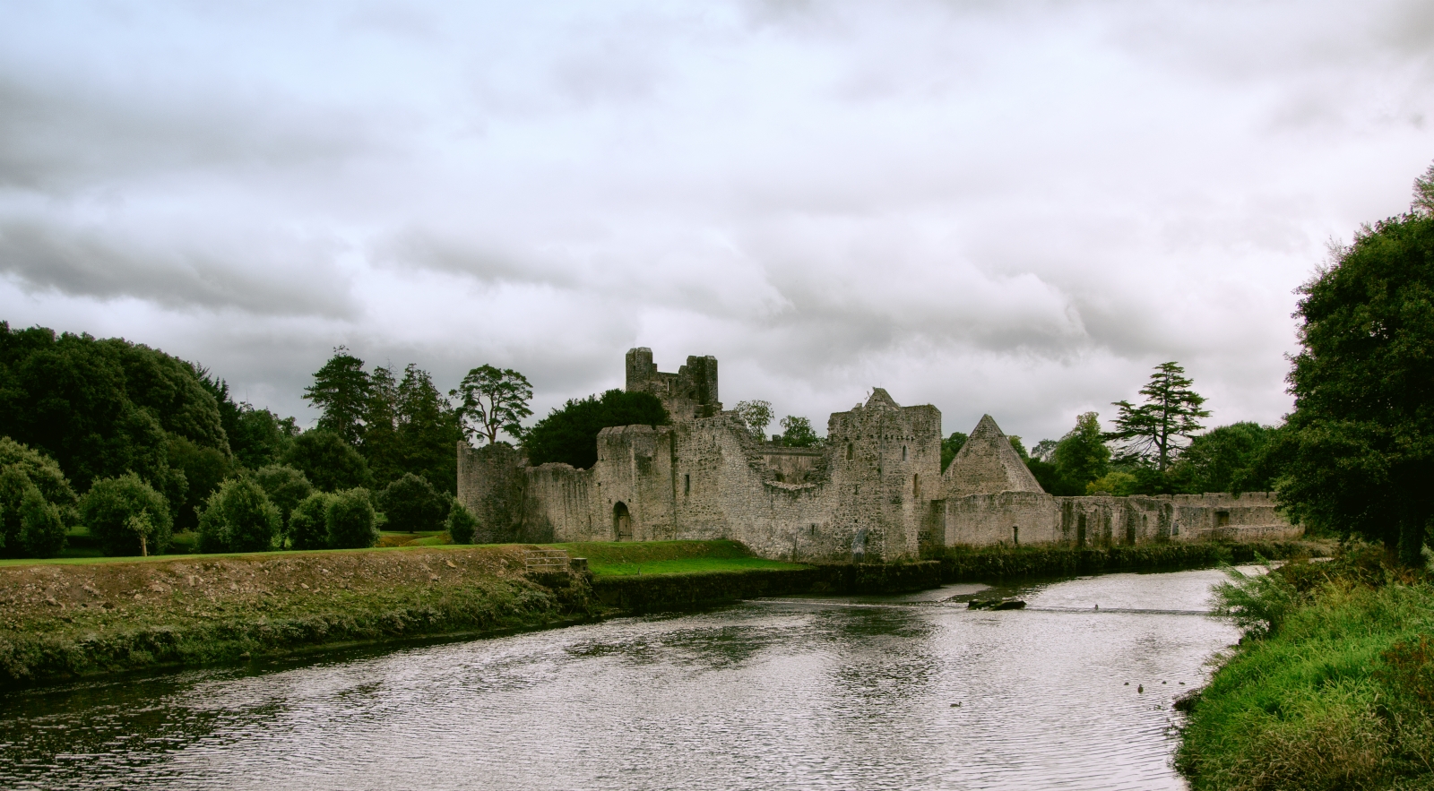 >>Desmond Castle.