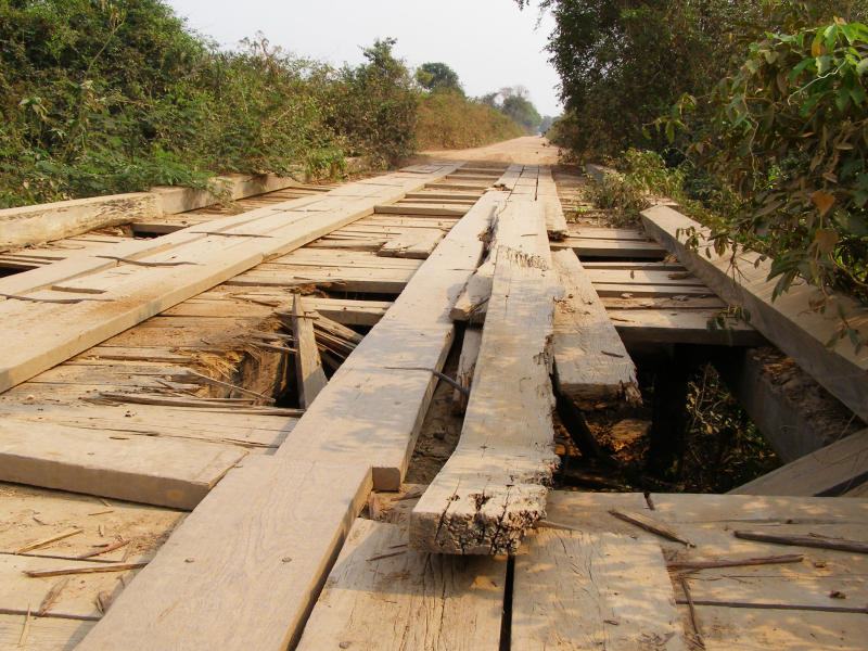 desolate Holzbrücke Pantanal