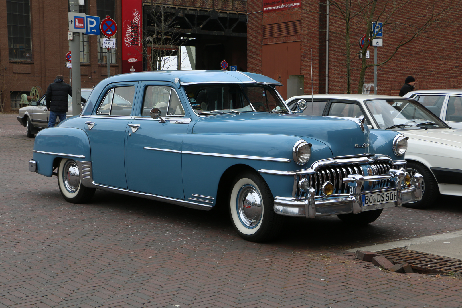 DeSoto Custom 4 door Sedan