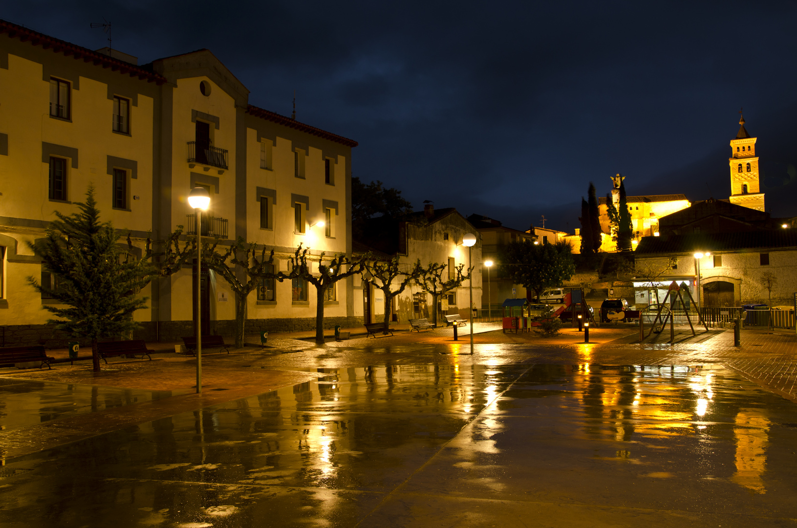 Después de la tormenta. Plaza España (Alcubierre).