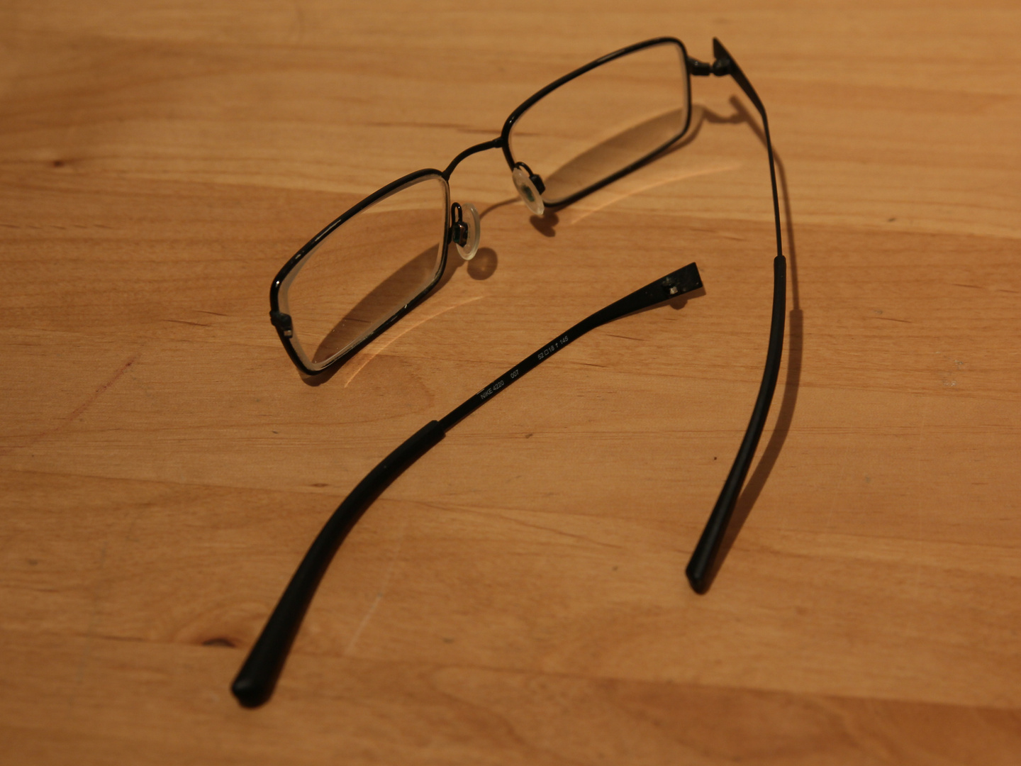 Destruktiv behandelte Brille