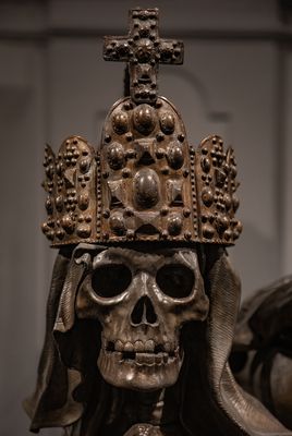 Detail am Grabmal von Kaiser Karl VI