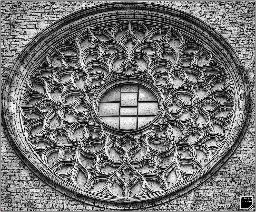 Detail an Kirche (Placa del Pi, Barcelona)