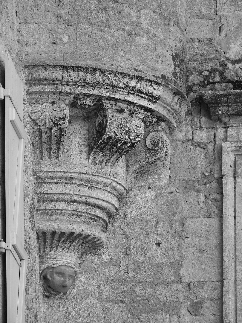 Détail architectural au Château de Mons