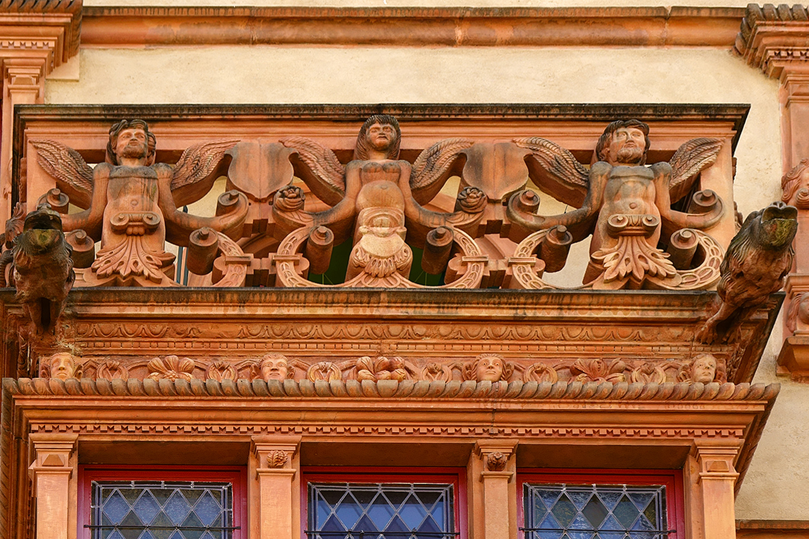 Detail aus dem Haus der Köpfe in Colmar