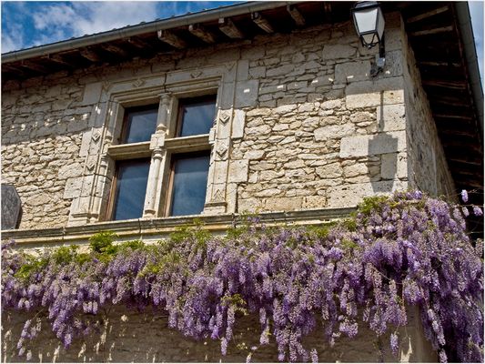 Détail de la maison natale du poète Guillaume du Bartas à Montfort