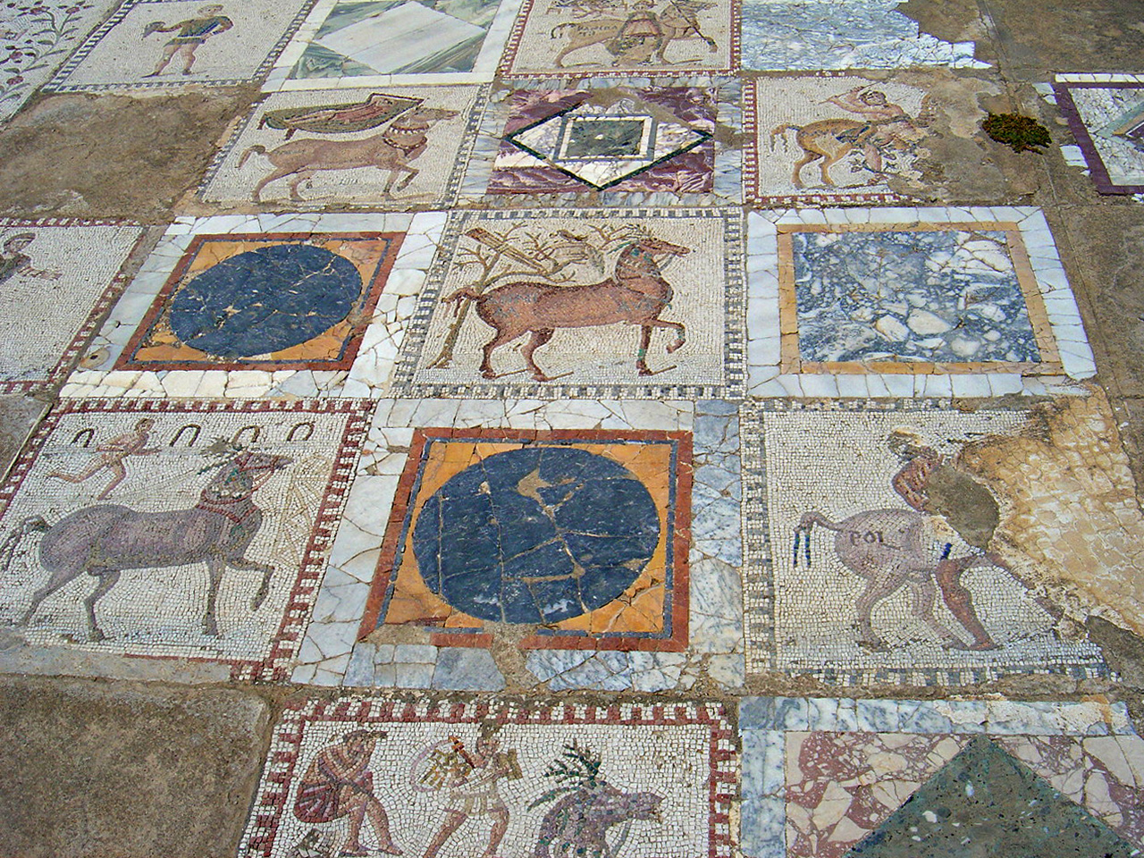 Détail de la mosaïque des chevaux   (IVème siècle)