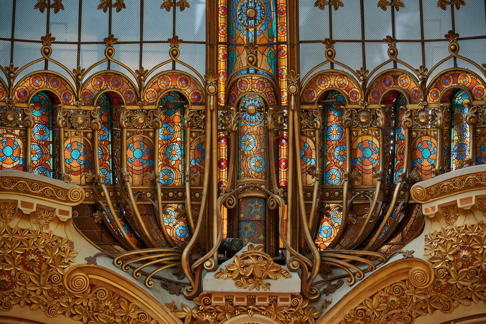 Detail der Kuppel in den Galeries Lafayette in Paris