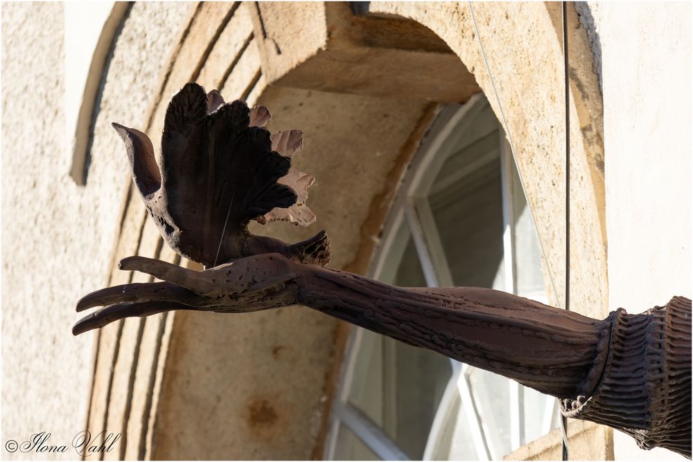 Detail des Denkmal für das Straßentheater, Skulptur von Vahan Bego in der Altstadt von Jelenia Gora