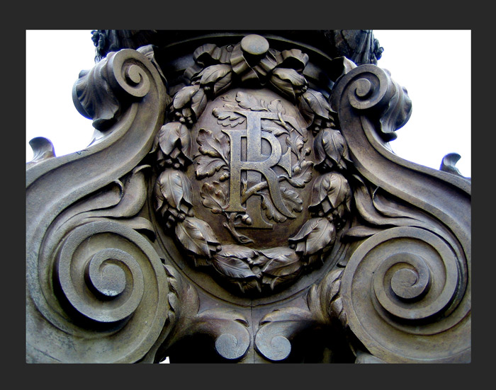 Detail "einer" Brücke in Paris