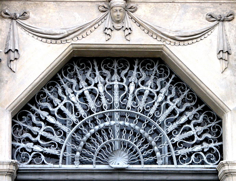 Detail einer Kirchentüre