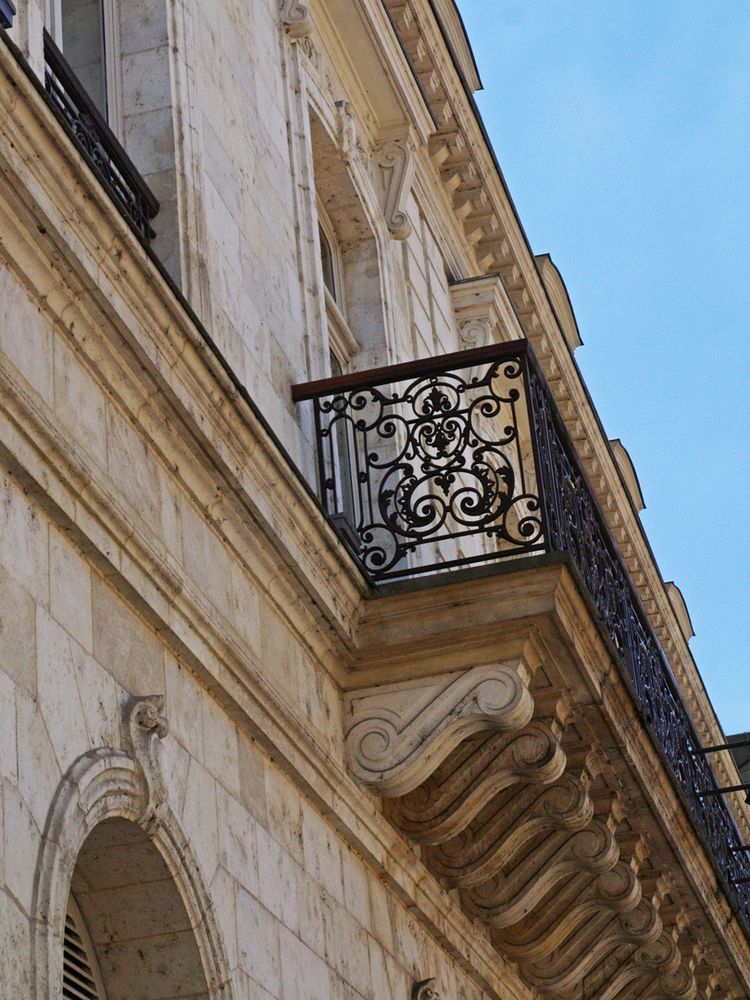  Détail et balcon du Conseil Général   -  Mont-de-Marsan  -  Detail und Balkon des Landkreisamts 