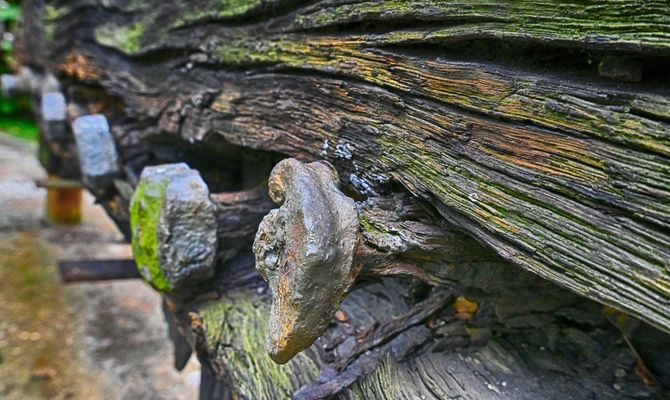 Detail von einem alten Sieltor