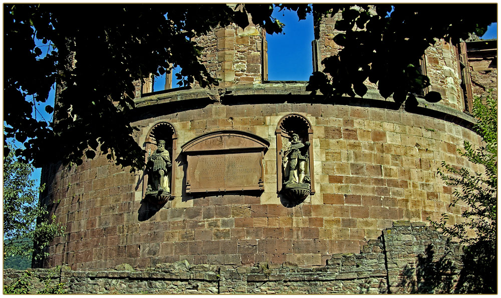 Detailansicht eines Turmes im Heidelberger Schlosses.