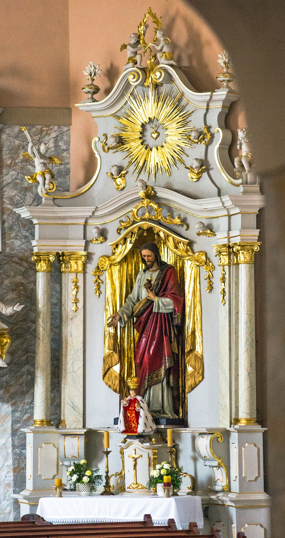 Detailaufnahmen aus der Allerheiligenkirche in Weipert 4