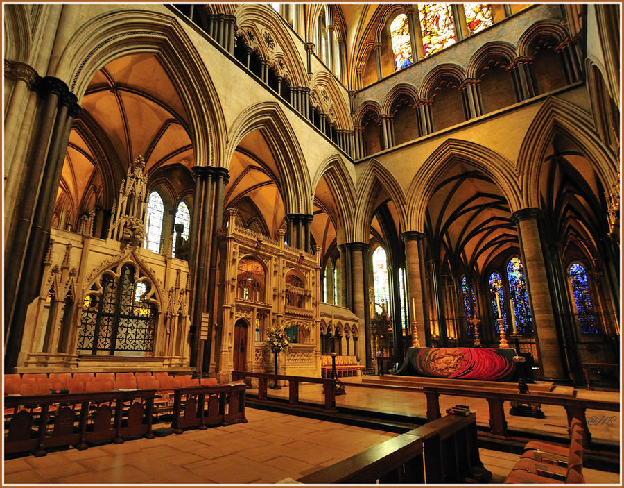 Detailinnenansicht der Kathedrale in Salisbury / Südengland