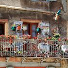 Detailreicher Balkon in Anduze (Frankreich)