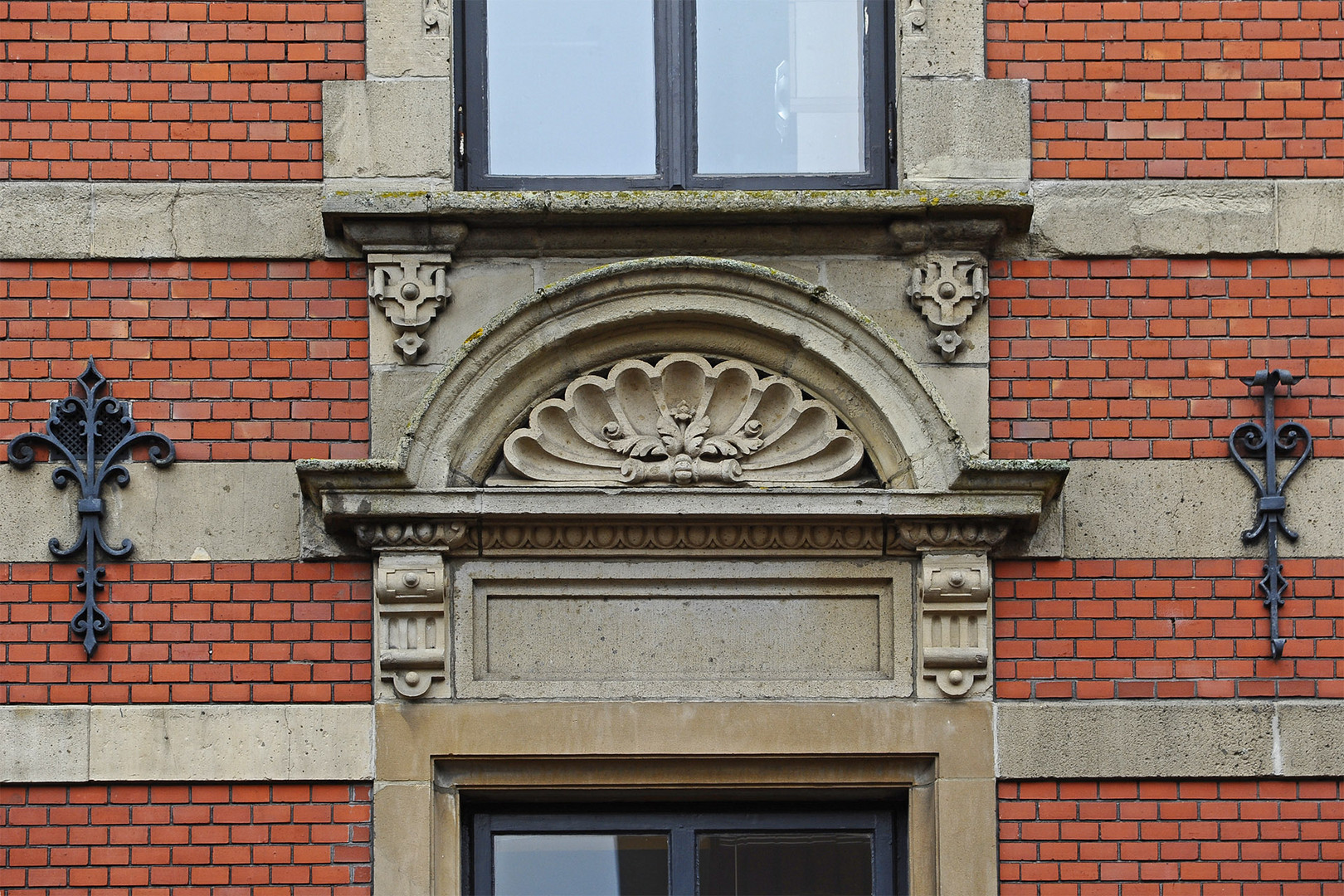 Details am Rathaus in der Altstadt von Leer (Ostfriesland)